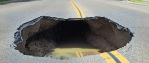 城市路面為何會(huì)大體量塌陷