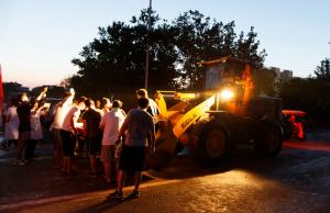 高遠(yuǎn)人，與新鄉(xiāng)一起“扛”