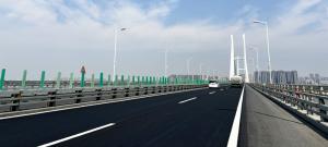冷法拌合鋪裝型抗滑保護(hù)層為荊州長江大橋“換新裝”